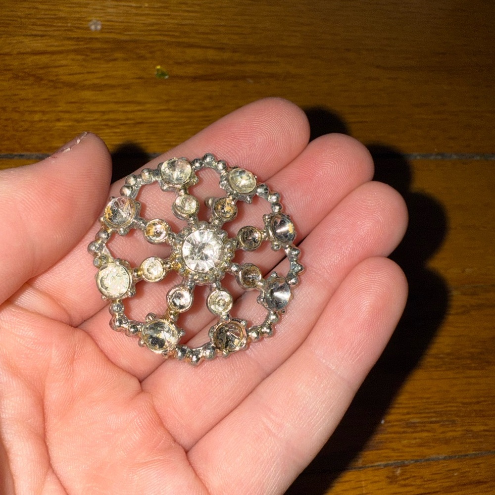 Elegant Silver snowflake Crystal Brooch